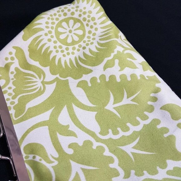 Evening Bag with 70s Style Apple Green Flowers, MOT DOT Textiles, Kiss Lock - Picture 5 of 8